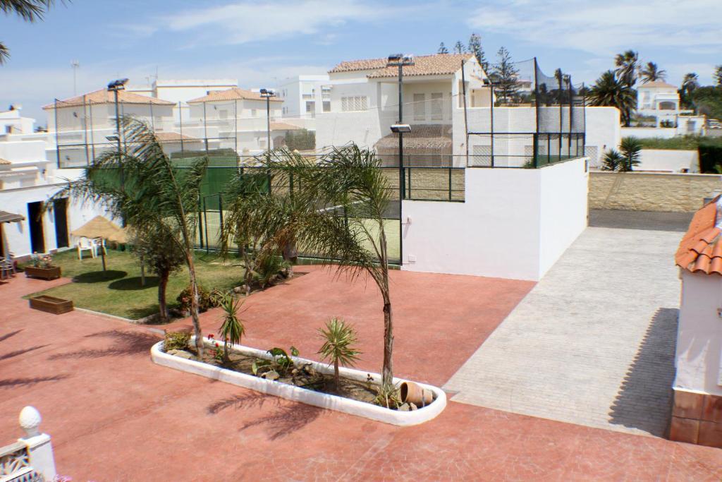 Apartamentos El Palmeral Conil De La Frontera Exterior photo